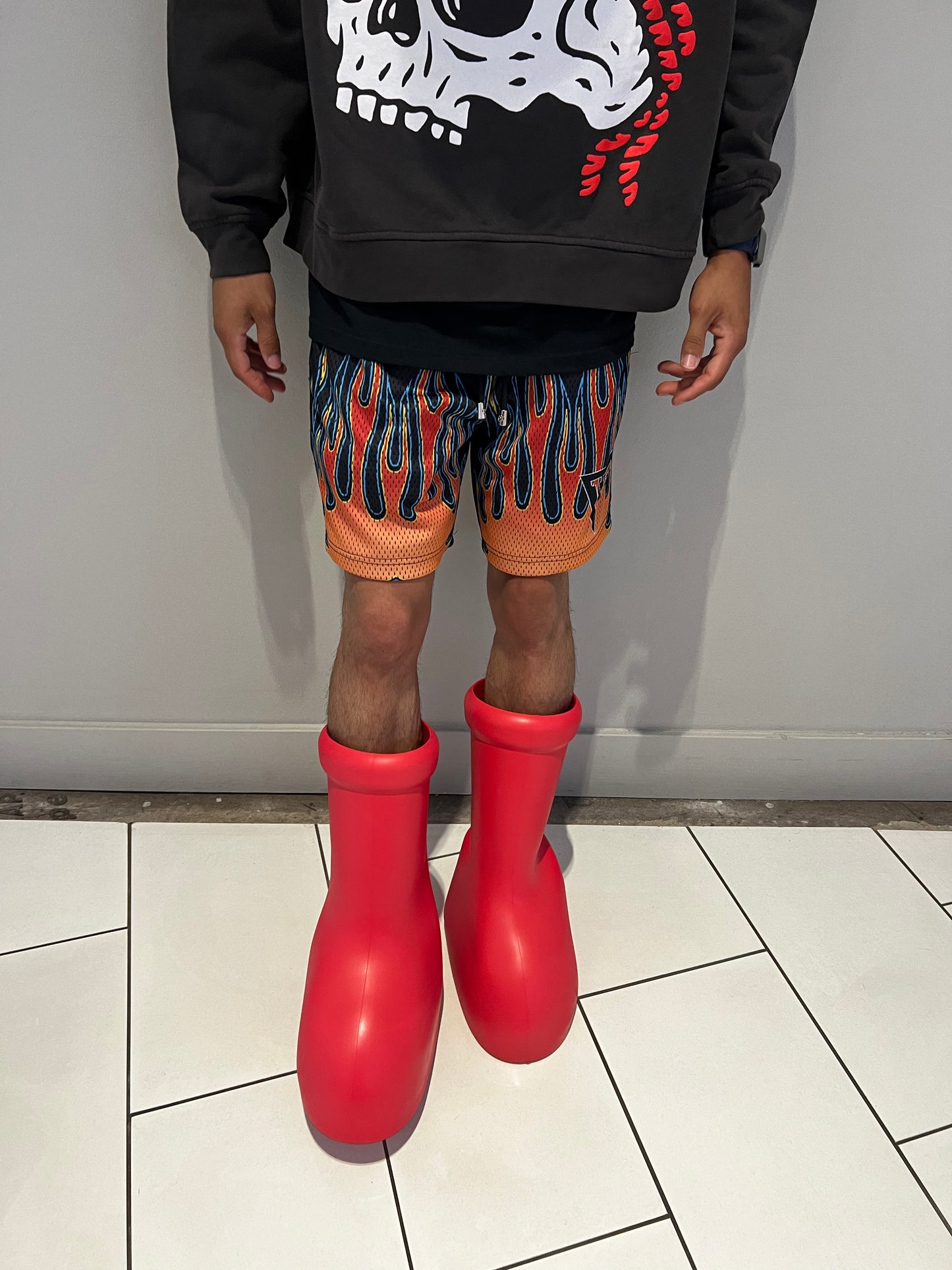 CARBON SHORTS (BLACK)
