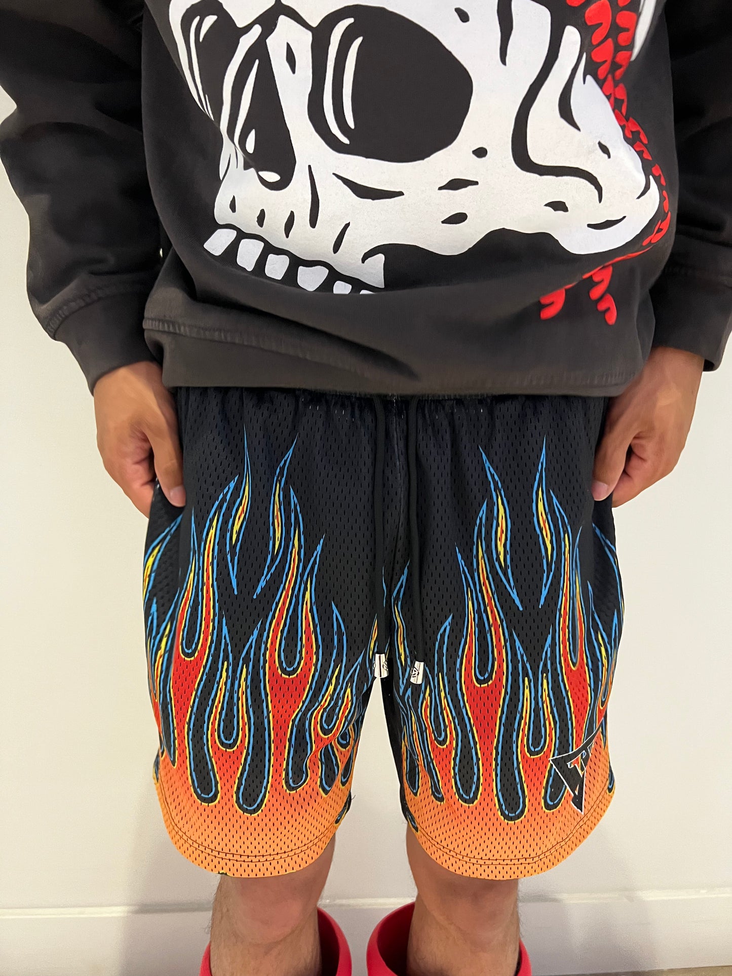 CARBON SHORTS (BLACK)