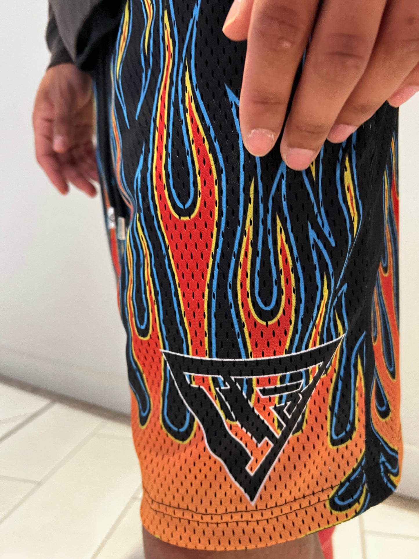 CARBON SHORTS (BLACK)